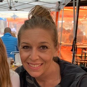 Meet your Posher, Elizabeth